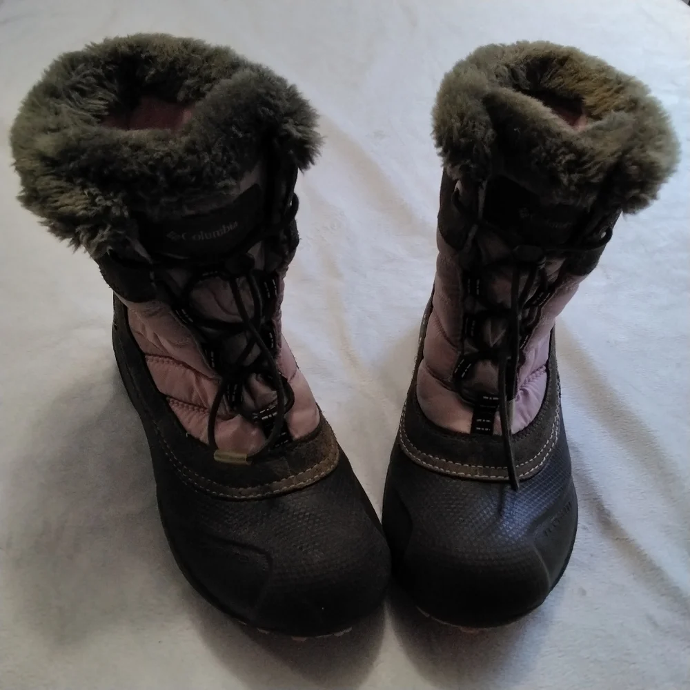 Columbia Shearling Rope Tow Winter/Rain/Snow Boot   Size 6
